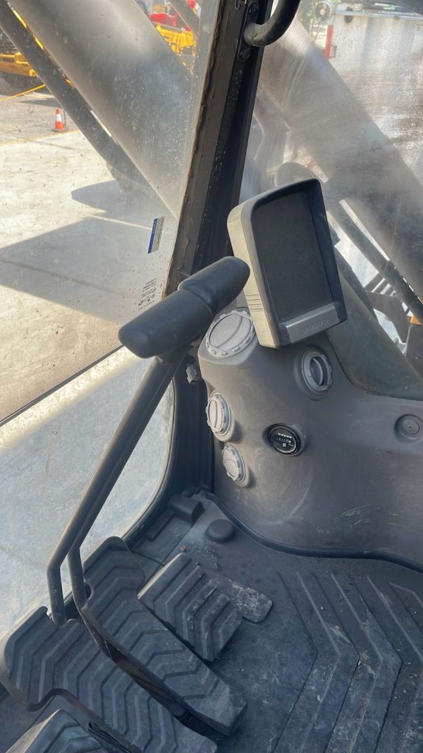 EXCAVADORA CADENAS EC480DL - Imagen 4