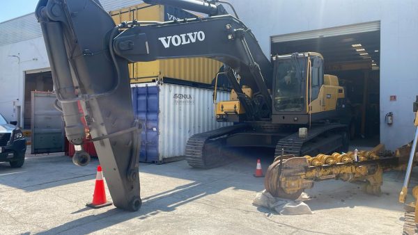EXCAVADORA CADENAS EC480DL