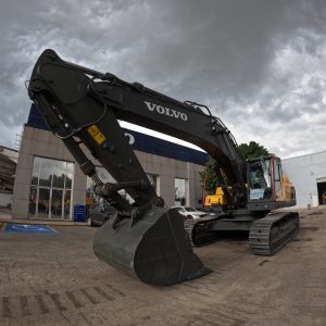 EXCAVADORA CADENAS EC480DL