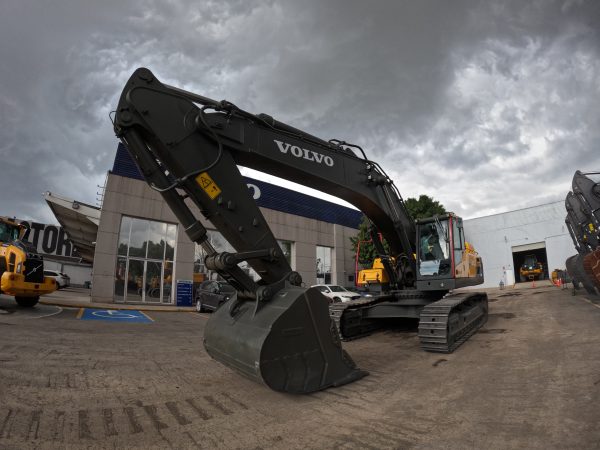 EXCAVADORA CADENAS EC480DL