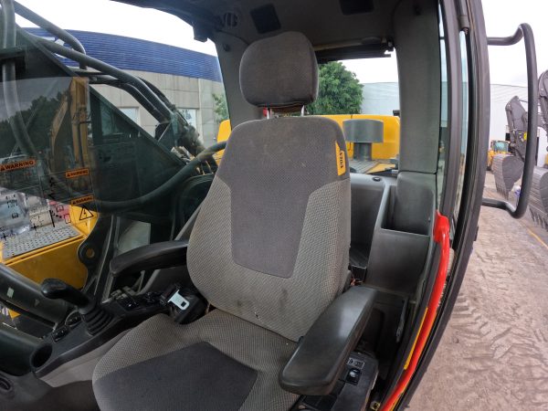 EXCAVADORA CADENAS EC480DL - Imagen 2