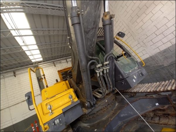 EXCAVADORA SOBRE ORUGAS EC350DL - Imagen 2