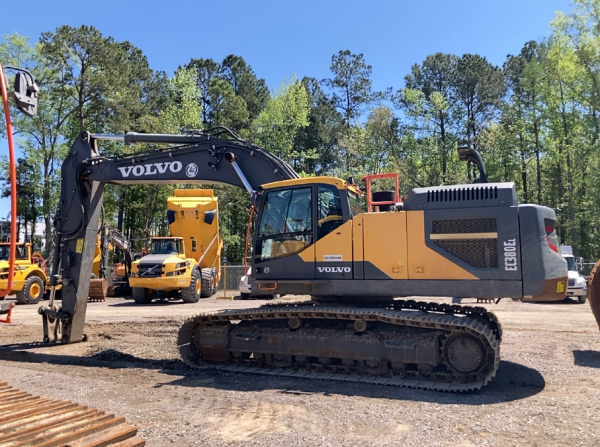 EXCAVADORA CADENAS EC380EL